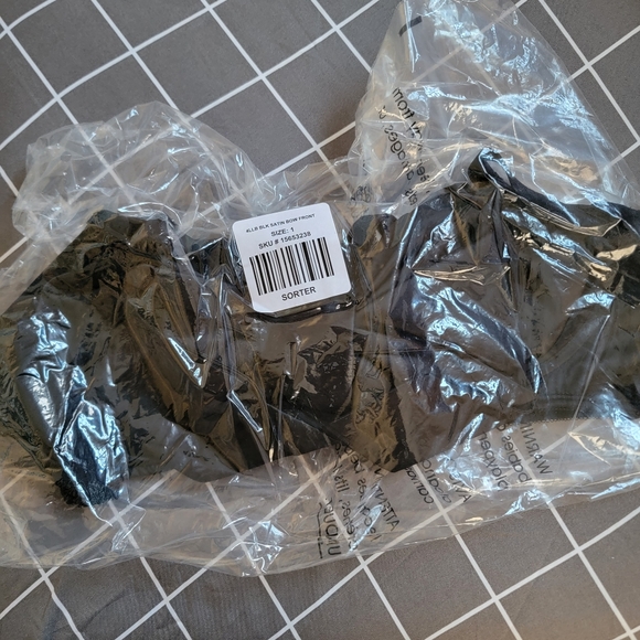 Torrid Satin Bow Underwire Bra - Picture 3 of 5